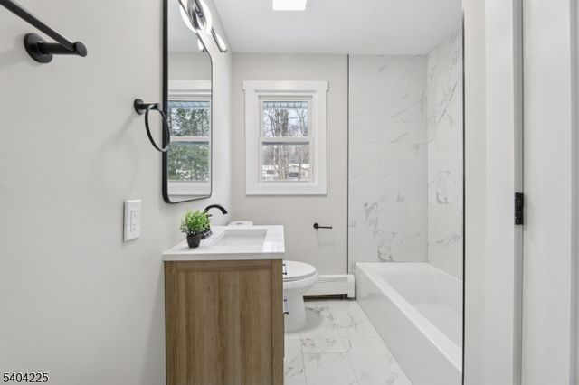 512 N Lake Shore Dr, West Milford Twp., NJ 07421