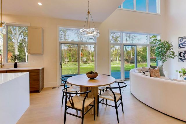 1839 Shelley Court, Highland Park, IL 60035