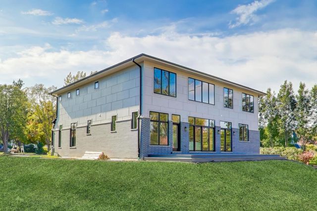 1839 Shelley Court, Highland Park, IL 60035