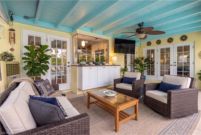 1352 Oaklawn CT, Fort Myers, FL 33919
