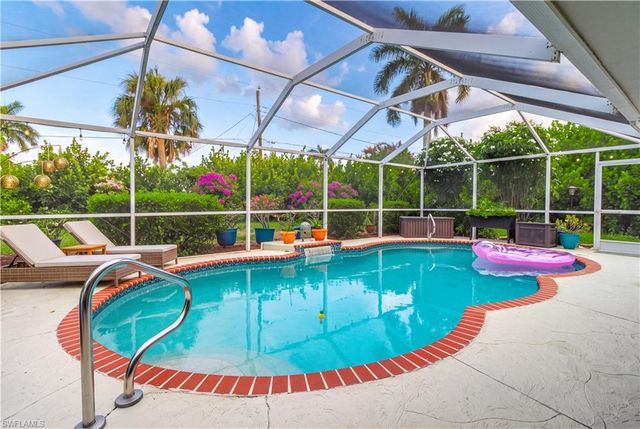 1352 Oaklawn CT, Fort Myers, FL 33919