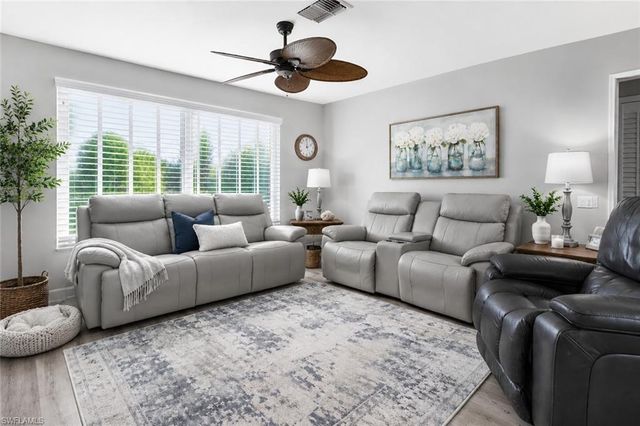 1352 Oaklawn CT, Fort Myers, FL 33919