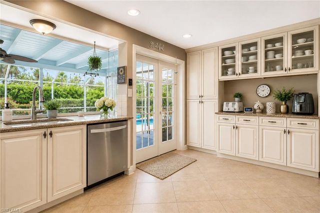 1352 Oaklawn CT, Fort Myers, FL 33919