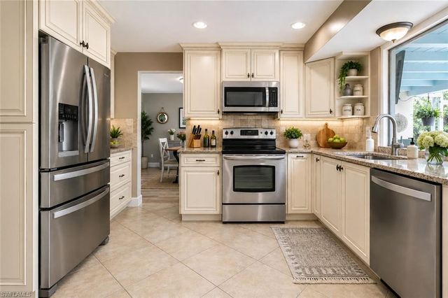 1352 Oaklawn CT, Fort Myers, FL 33919