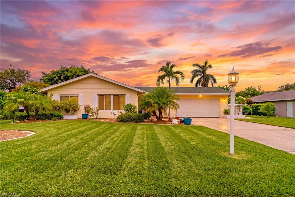 1352 Oaklawn CT, Fort Myers, FL 33919