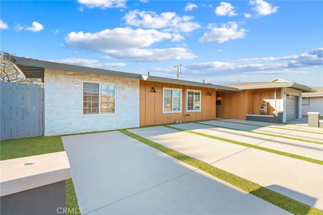 2807 E Alden, Anaheim, CA 92806