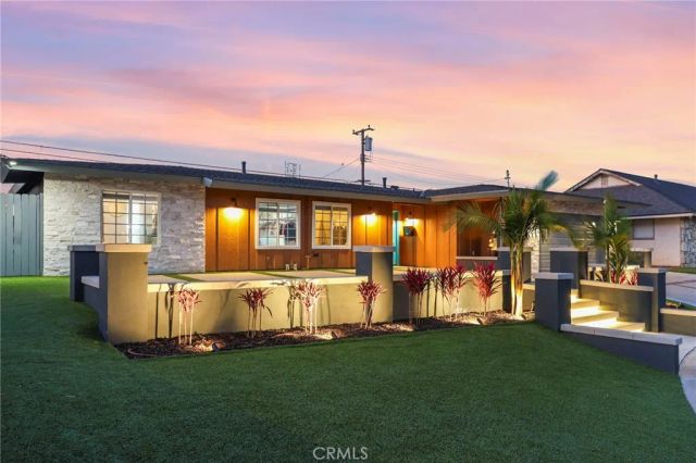 2807 E Alden, Anaheim, CA 92806