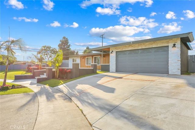 2807 E Alden, Anaheim, CA 92806