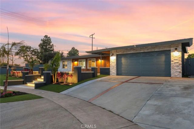2807 E Alden, Anaheim, CA 92806