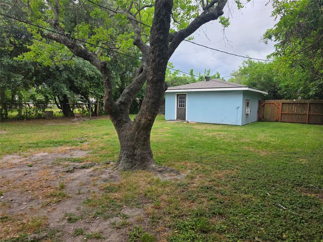 209 Franlee Street, La Marque, TX 77568