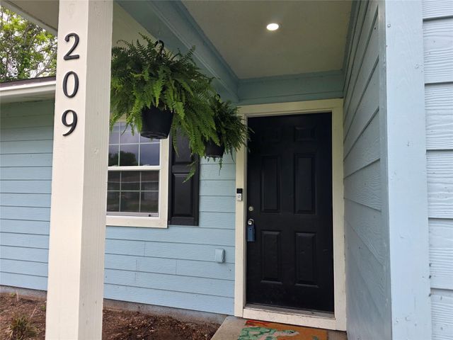 209 Franlee Street, La Marque, TX 77568