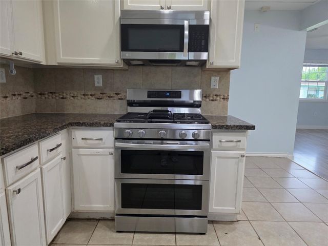 209 Franlee Street, La Marque, TX 77568