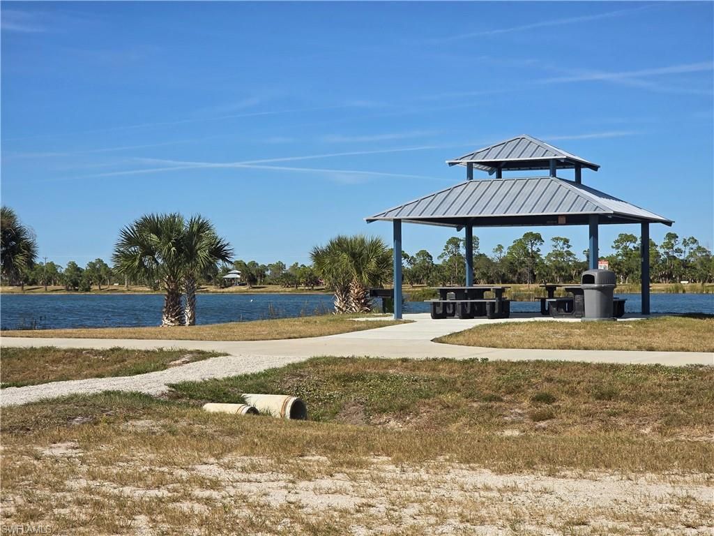 Image 4 of property listing at 4504 NW 36th ST, Cape Coral, FL 33993