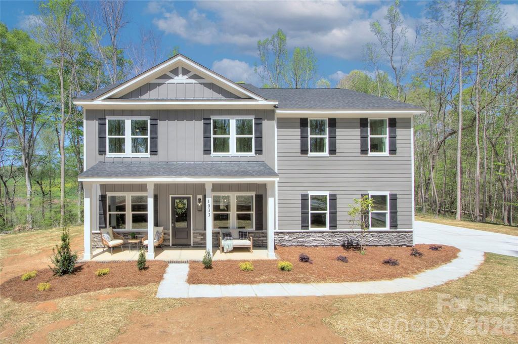 1033 Harrogate Drive, Bessemer City, NC 28016