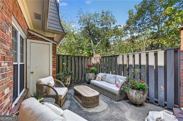 3 Spring Green Place NW, Atlanta, GA 30318