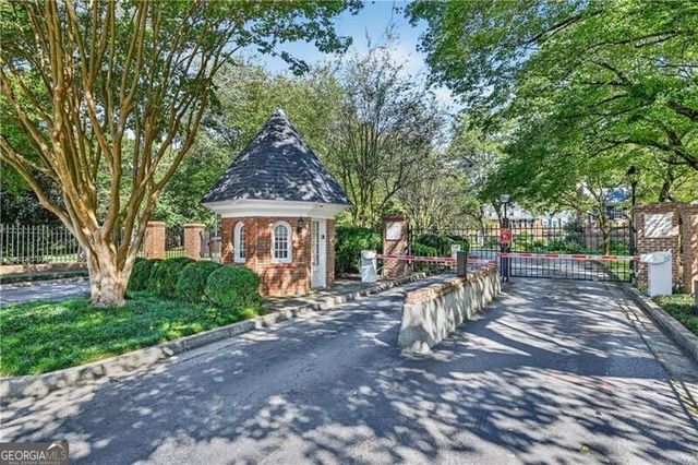 3 Spring Green Place NW, Atlanta, GA 30318