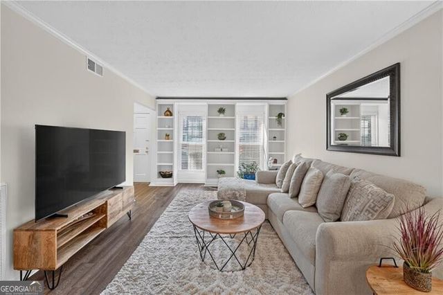 3 Spring Green Place NW, Atlanta, GA 30318