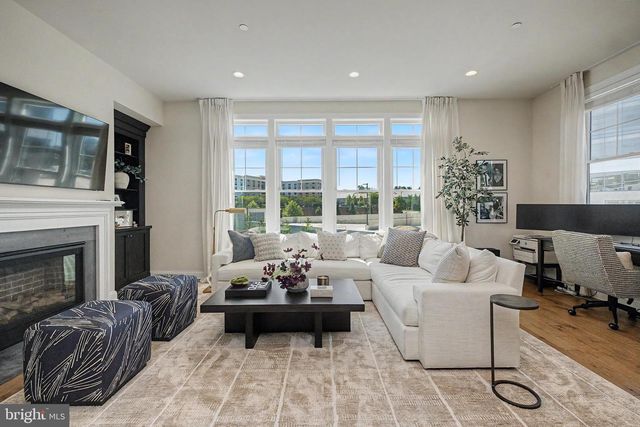 300 SQUIRE DR, Newtown Square, PA 19073