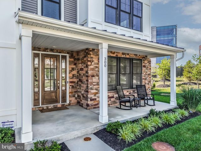 300 SQUIRE DR, Newtown Square, PA 19073