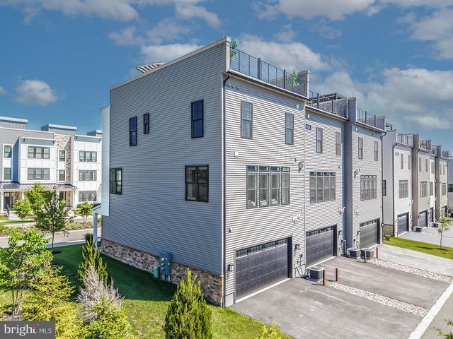 300 SQUIRE DR, Newtown Square, PA 19073