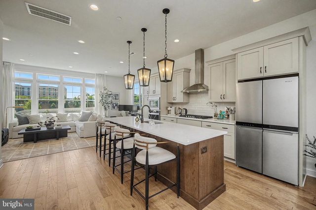 300 SQUIRE DR, Newtown Square, PA 19073