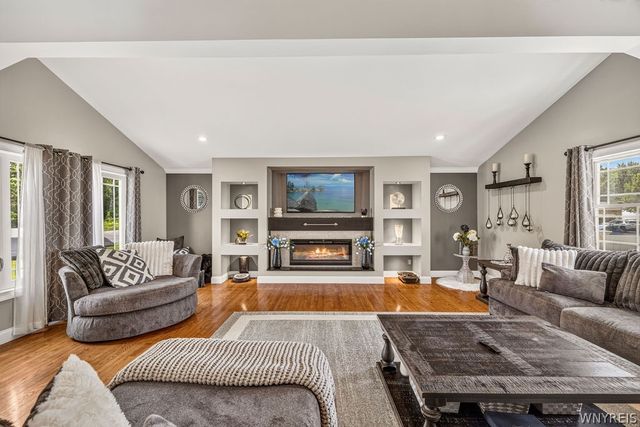 7034 Walmore Road, Wheatfield, NY 14304