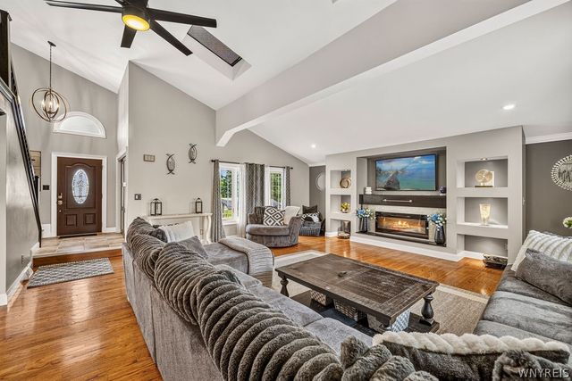7034 Walmore Road, Wheatfield, NY 14304