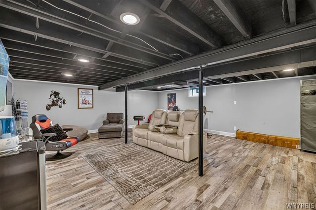 7034 Walmore Road, Wheatfield, NY 14304