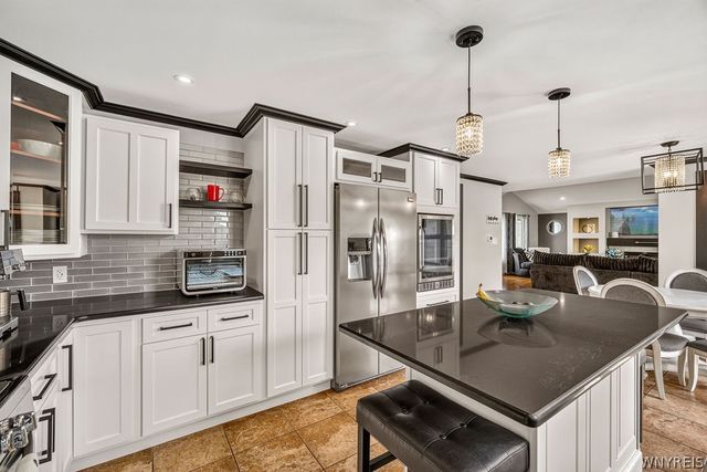 7034 Walmore Road, Wheatfield, NY 14304