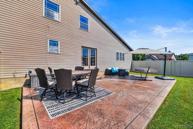 7034 Walmore Road, Wheatfield, NY 14304