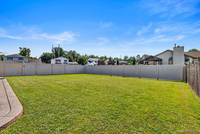 7034 Walmore Road, Wheatfield, NY 14304