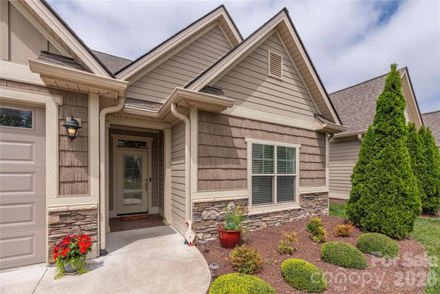 38 River Bend Lane, Fletcher, NC 28732