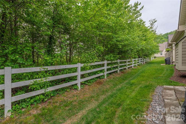 38 River Bend Lane, Fletcher, NC 28732