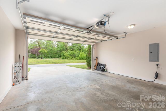 38 River Bend Lane, Fletcher, NC 28732