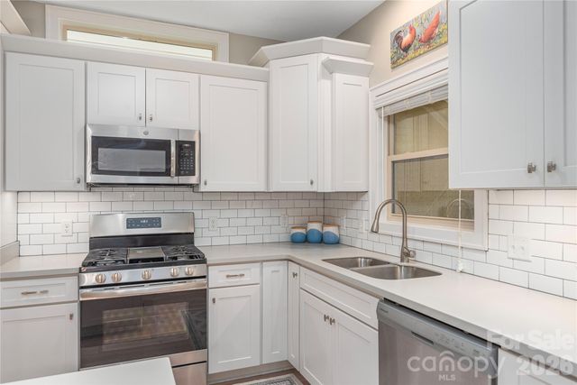 38 River Bend Lane, Fletcher, NC 28732