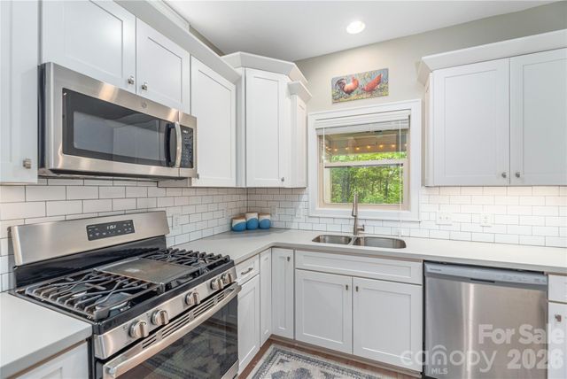 38 River Bend Lane, Fletcher, NC 28732