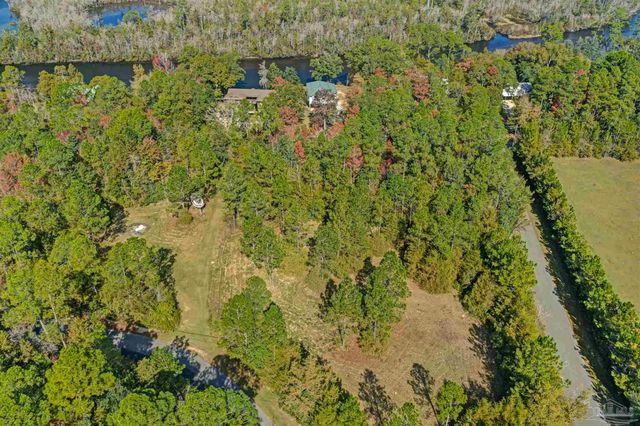 7784 River Rd, Milton, FL 32583