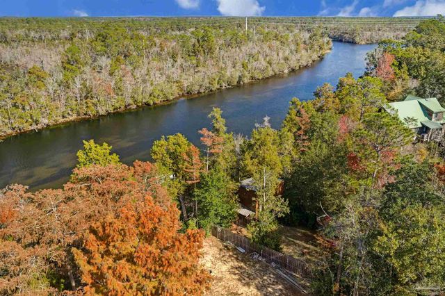 7784 River Rd, Milton, FL 32583