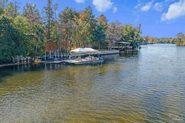 7784 River Rd, Milton, FL 32583