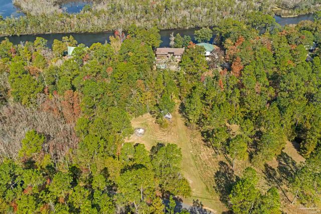 7784 River Rd, Milton, FL 32583