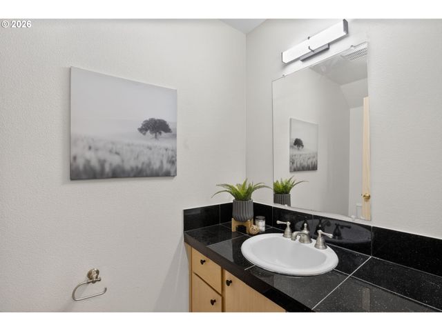 2006 VIRGINIA Ln, West Linn, OR 97068