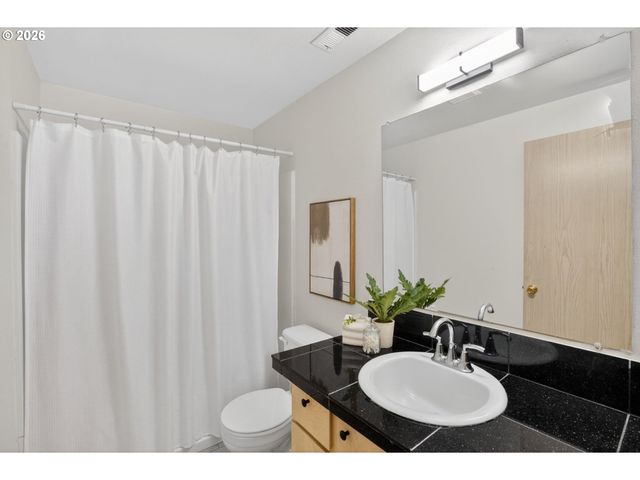 2006 VIRGINIA Ln, West Linn, OR 97068