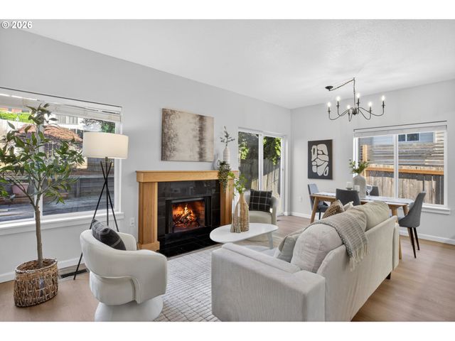 2006 VIRGINIA Ln, West Linn, OR 97068