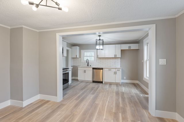 1828 S Main St, Columbia, TN 38401