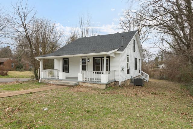 1828 S Main St, Columbia, TN 38401
