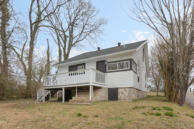 1828 S Main St, Columbia, TN 38401