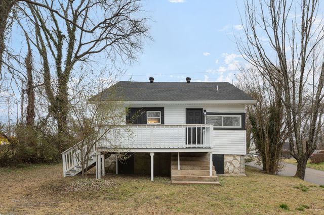 1828 S Main St, Columbia, TN 38401