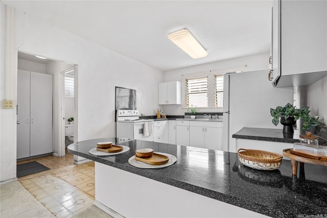 532 A Malie Place, Honolulu, HI 96816