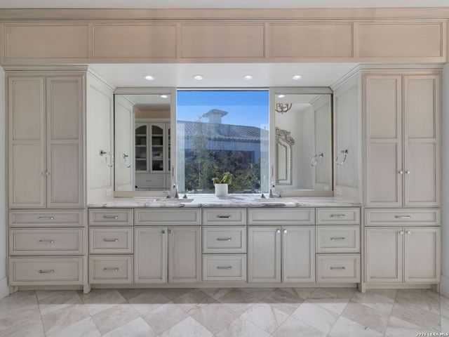 203 Wellesley Landing, Shavano Park, TX 78231