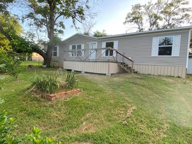 111 Pine Street, Ravenna, TX 75476